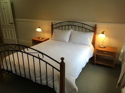 Accessible Queen Ensuite, Luxurious Accommodation To Stay, Venue And Function Space